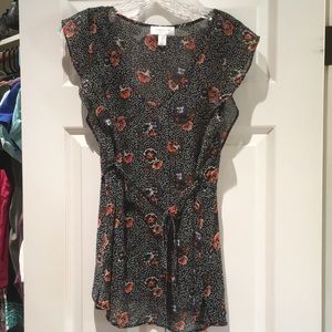 Beautiful ruffled Motherhood Maternity Top